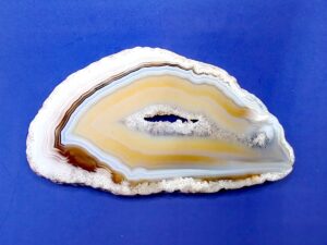 Achát plátok prírodný 1