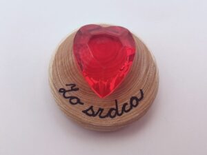 Magnetka drevený kruh 3,5 cm so srdiečkom, nápis Zo srdca