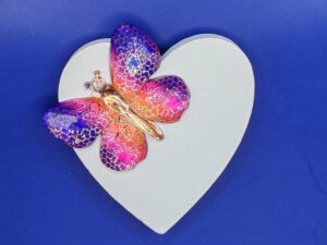 Magnetka srdiečko biele 4x4 cm s motýľom