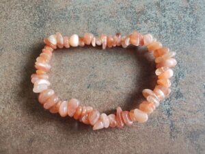 Náramok sekaný SLNEČNÝ KAMEŇ dámsky