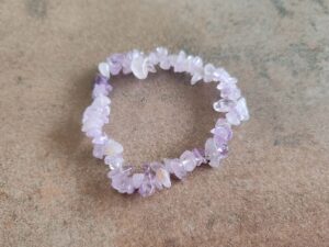 Náramok sekaný dámsky AMETYST levanduľový