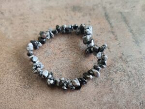 Náramok sekaný VLOČKOVÝ OBSIDIÁN dámsky