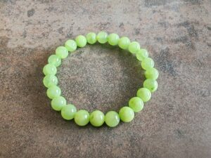 Náramok guličky JADEIT tmavý dámsky 8 mm