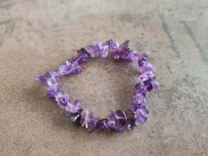 Náramok sekaný dámsky AMETYST