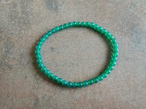 Náramok guličky ACHÁT zelený dámsky 4 mm