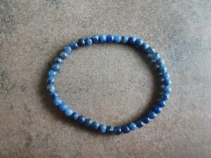 Náramok guličky SODALIT dámsky 4 mm