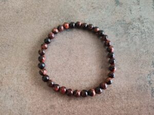 Náramok guličky pánsky BÝČIE OKO 6 mm