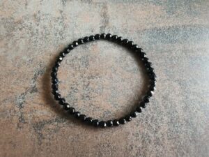 Náramok guličky ÓNYX fazetovaný dámsky 4 mm