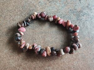 Náramok sekaný RODONIT dámsky