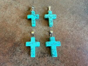 Prívesok krížik TYRKENIT