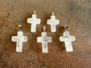 Prívesok krížik KRIŠTÁĽ horský