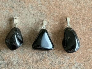 Prívesok kameň TURMALÍN ČIERNY leštený