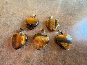 Prívesok srdce TIGRIE OKO