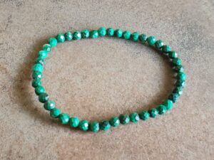 Náramok guličky MALACHIT fazetovaný dámsky 4 mm